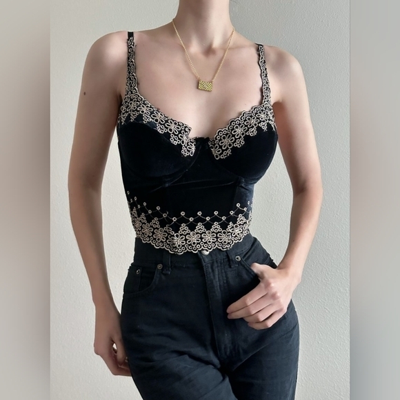 victoria Secret Elegant Black Lace Trimmed Women's Bustier vintage